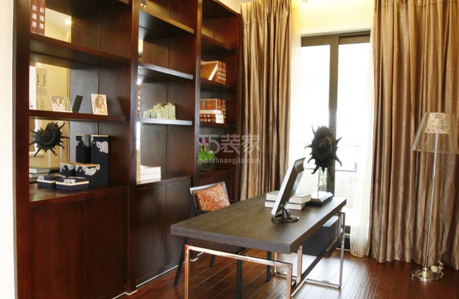 -碧桂园九龙湾160平现代风格设计方案