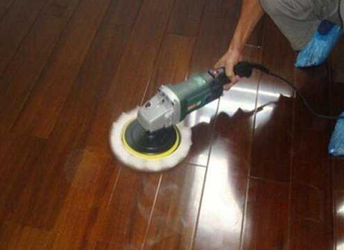 地板打磨翻新方法及注意事项